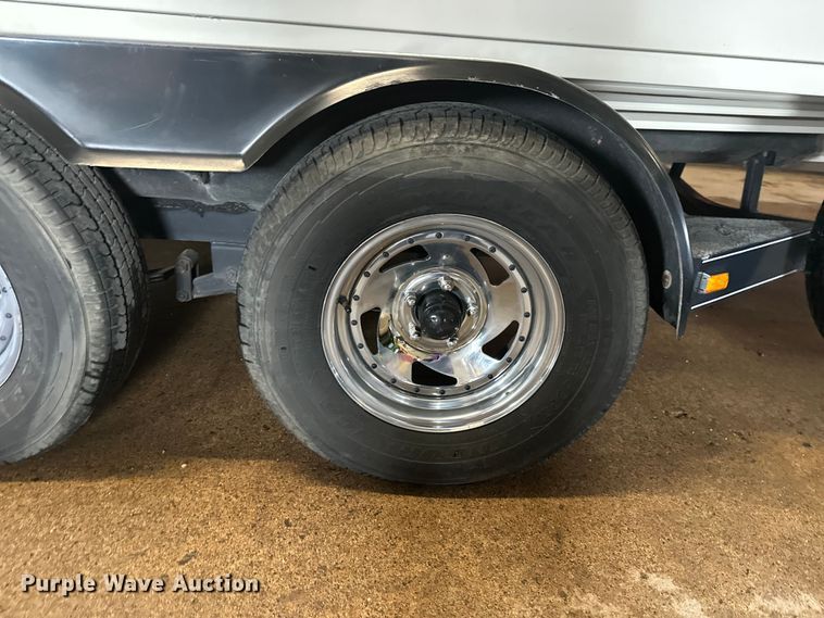 image for item FK1812 1993 Ranger 397I/0 boat