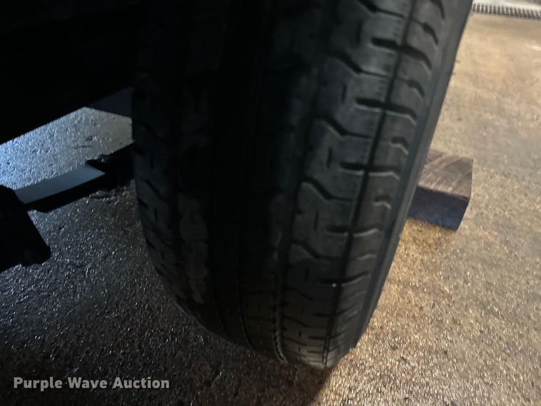 image for item FK1812 1993 Ranger 397I/0 boat