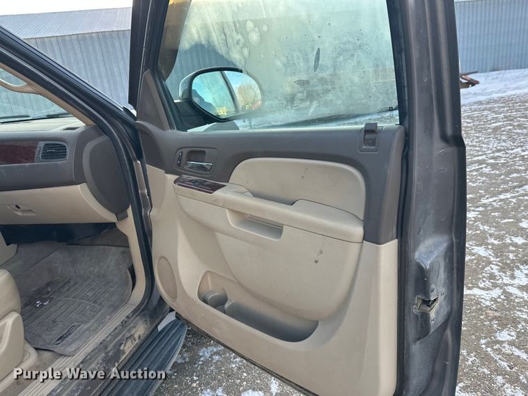 image for item FK1865 2011 Chevrolet Tahoe SUV