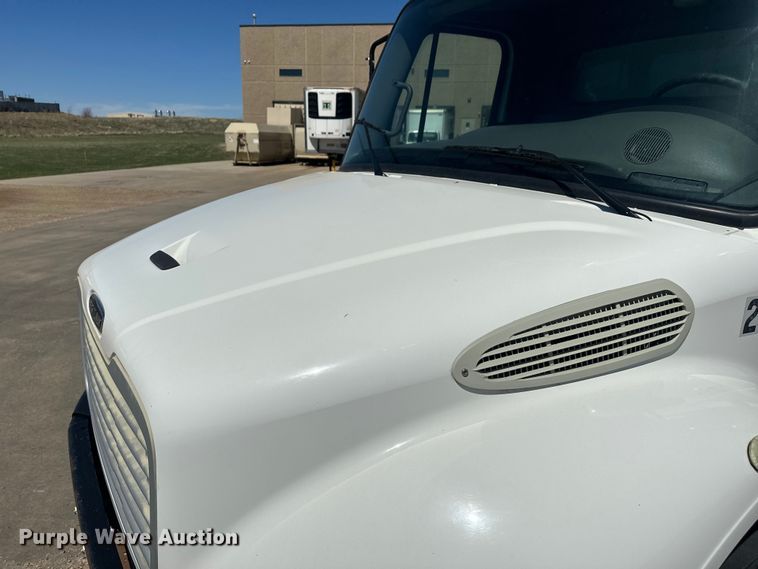 image for item FM7515 2013 Freightliner M2 refrigerated truck