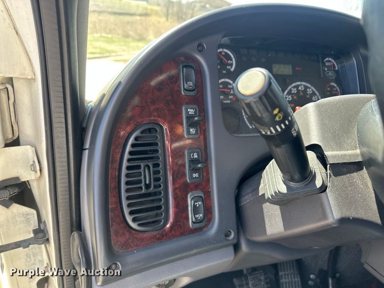 image for item FM7515 2013 Freightliner M2 refrigerated truck