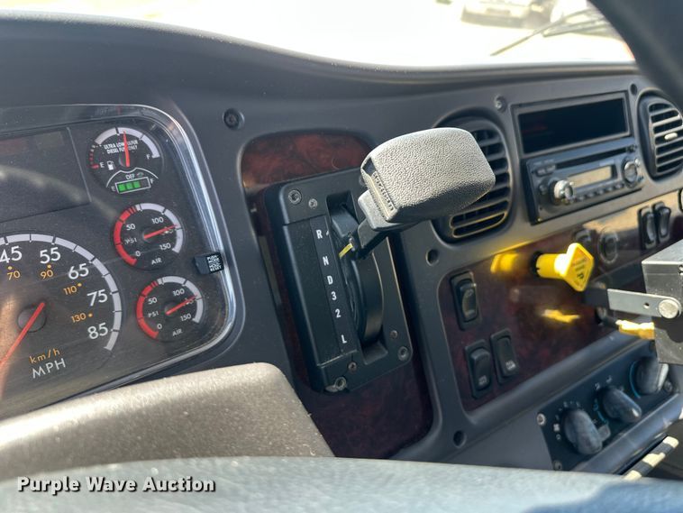 image for item FM7515 2013 Freightliner M2 refrigerated truck