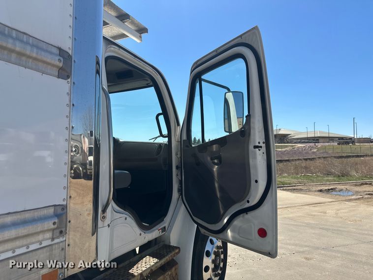 image for item FM7515 2013 Freightliner M2 refrigerated truck