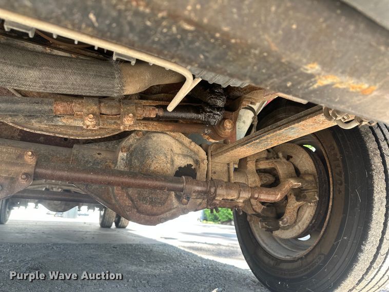 image for item FM7522 2003 Ford F450 Super Duty Crew Cab flatbed truck