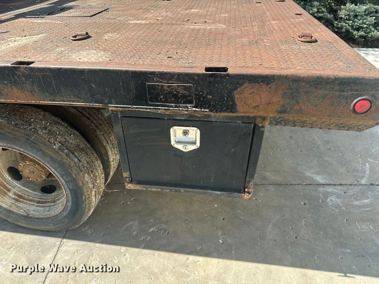 image for item FM7522 2003 Ford F450 Super Duty Crew Cab flatbed truck