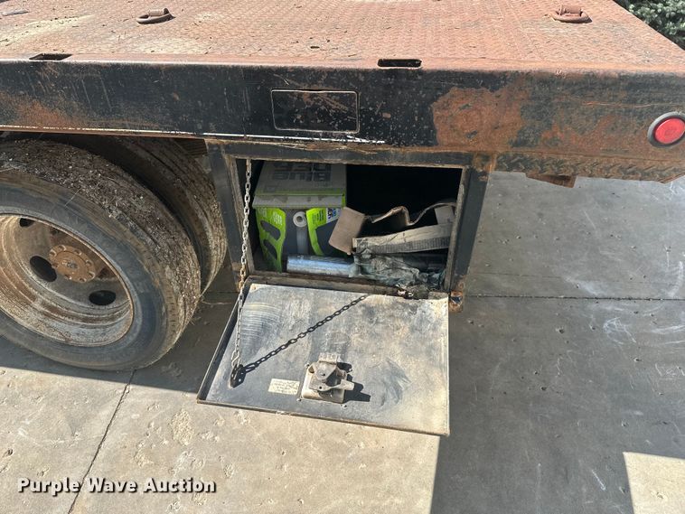 image for item FM7522 2003 Ford F450 Super Duty Crew Cab flatbed truck