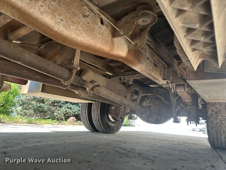 image for item FM7522 2003 Ford F450 Super Duty Crew Cab flatbed truck