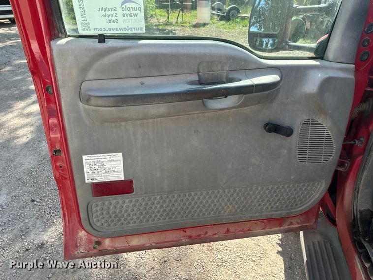 image for item FM7522 2003 Ford F450 Super Duty Crew Cab flatbed truck