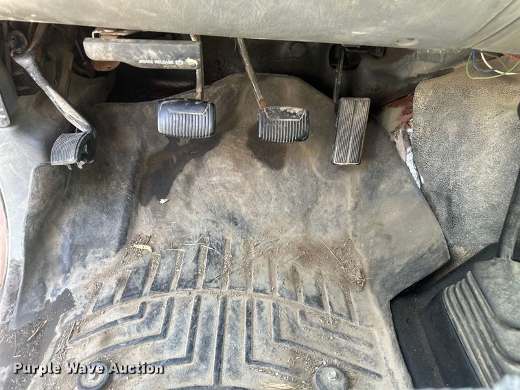 image for item FM7522 2003 Ford F450 Super Duty Crew Cab flatbed truck