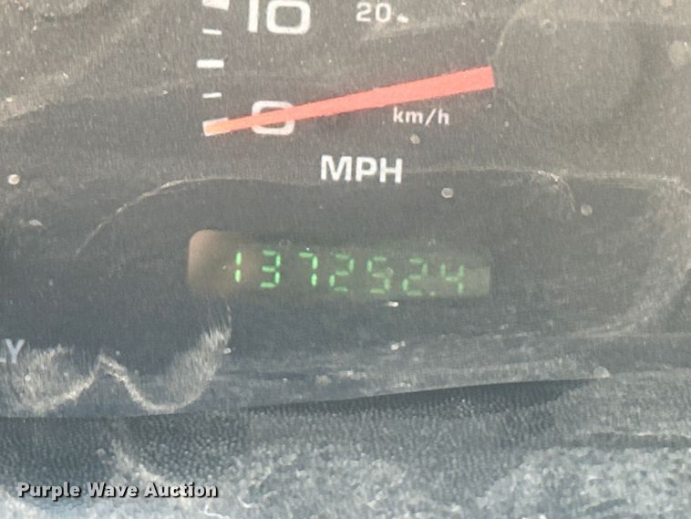 image for item FM7522 2003 Ford F450 Super Duty Crew Cab flatbed truck