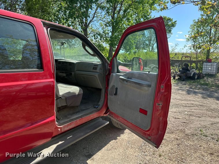 image for item FM7522 2003 Ford F450 Super Duty Crew Cab flatbed truck