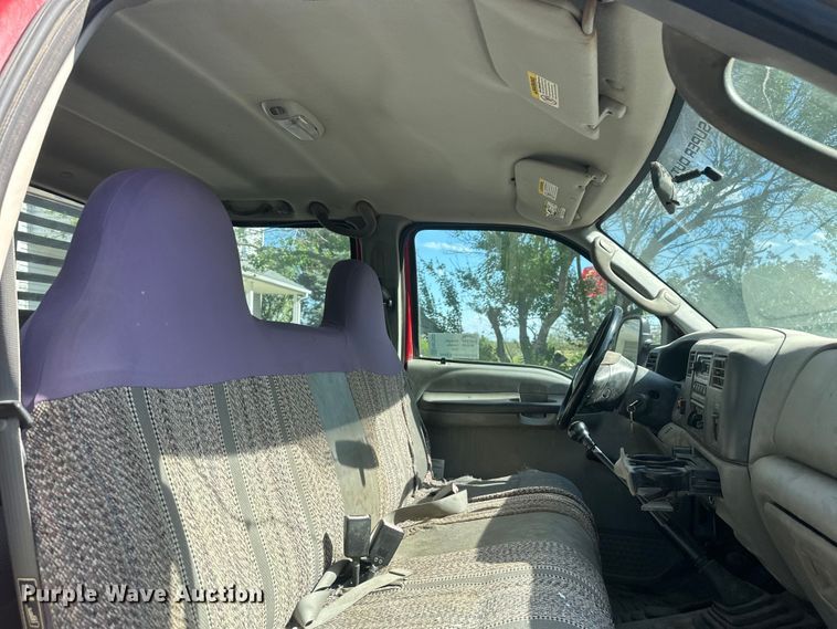 image for item FM7522 2003 Ford F450 Super Duty Crew Cab flatbed truck