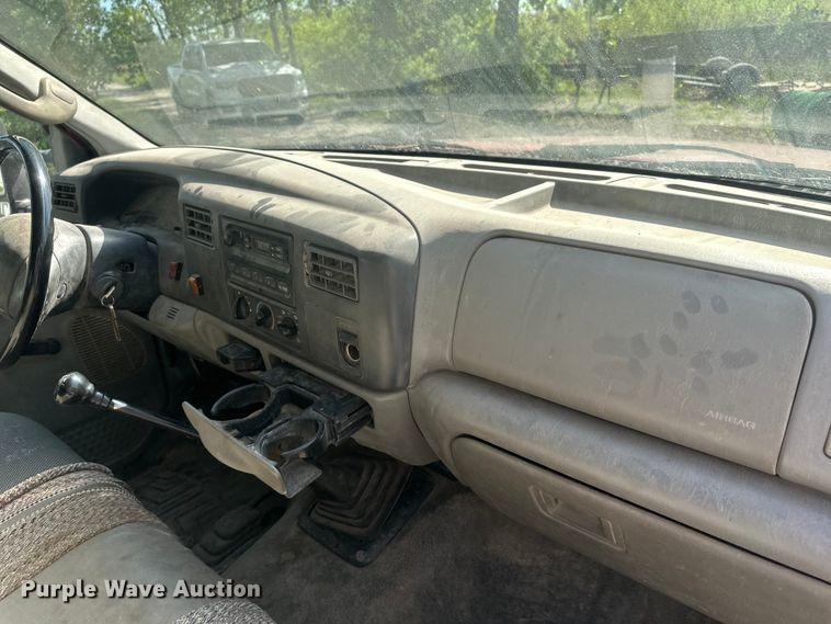 image for item FM7522 2003 Ford F450 Super Duty Crew Cab flatbed truck