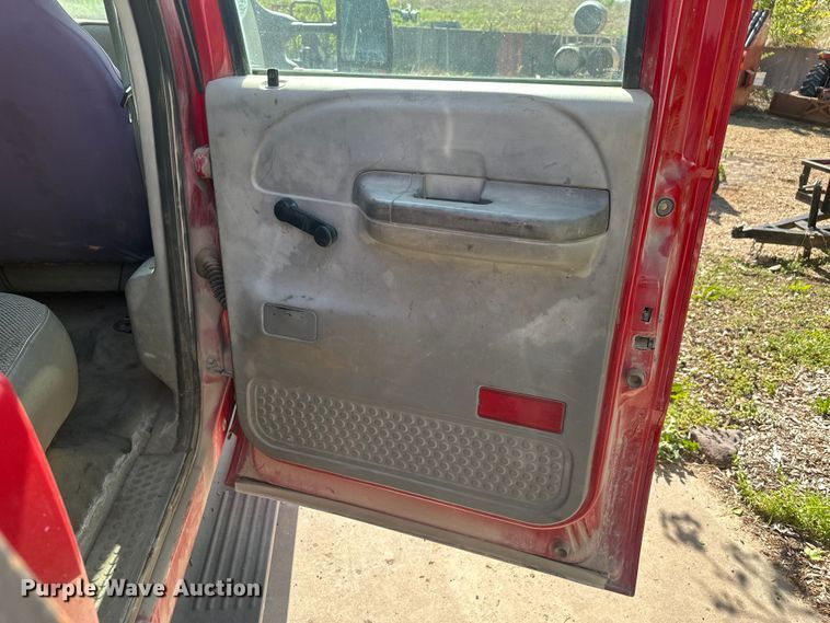 image for item FM7522 2003 Ford F450 Super Duty Crew Cab flatbed truck