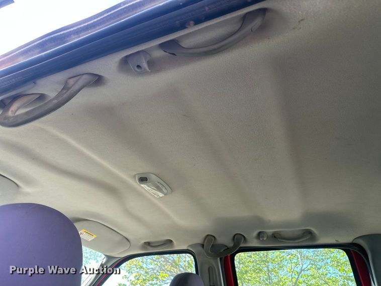 image for item FM7522 2003 Ford F450 Super Duty Crew Cab flatbed truck