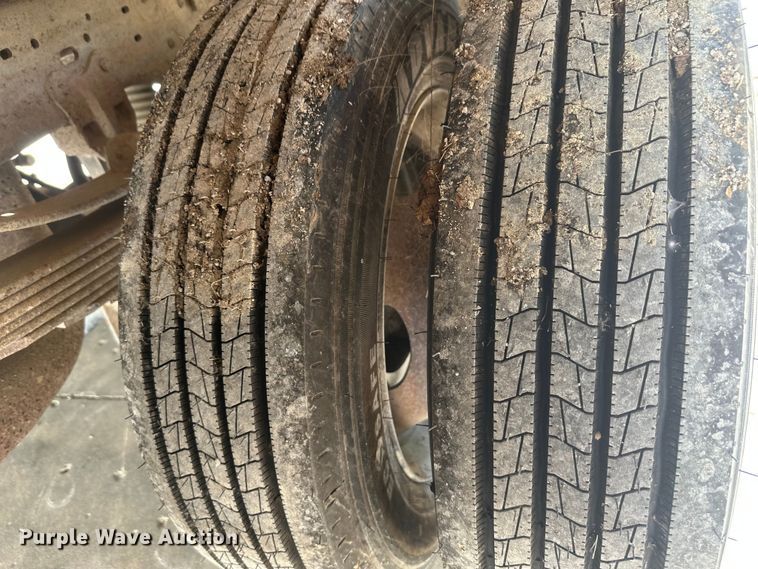 image for item FM7522 2003 Ford F450 Super Duty Crew Cab flatbed truck