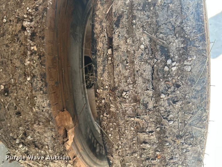 image for item FM7522 2003 Ford F450 Super Duty Crew Cab flatbed truck