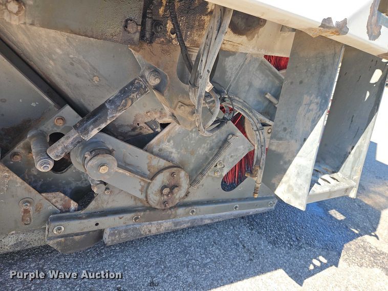 image for item FN5610 2006 Elgin Pelican street sweeper