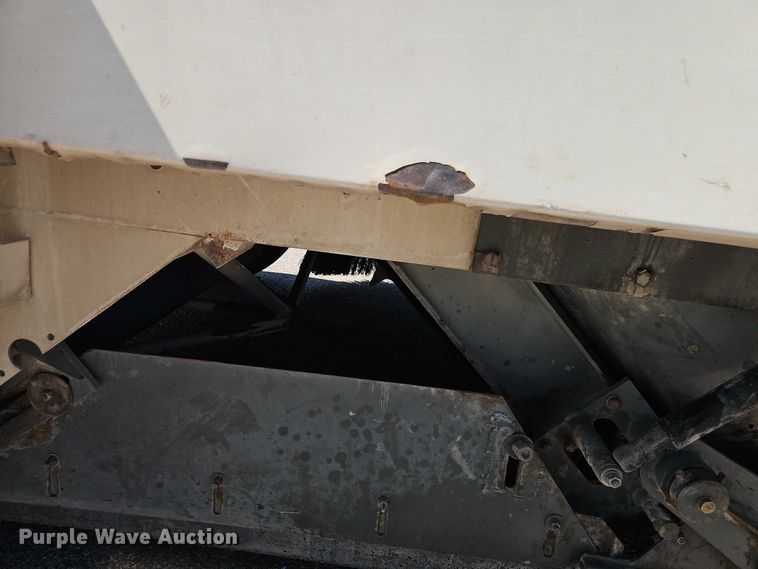 image for item FN5610 2006 Elgin Pelican street sweeper