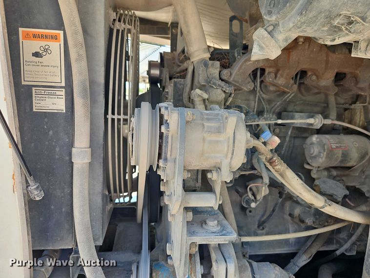 image for item FN5610 2006 Elgin Pelican street sweeper