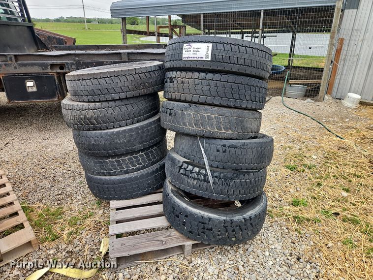 image for item FN5611 Continental HDR+ (11) 225/70R19.5 tires