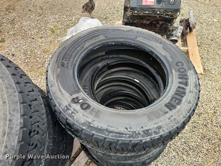 image for item FN5611 Continental HDR+ (11) 225/70R19.5 tires