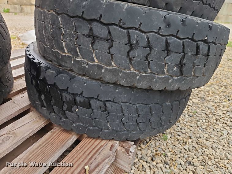 image for item FN5611 Continental HDR+ (11) 225/70R19.5 tires