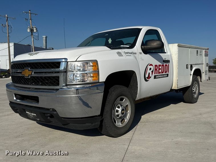 2013 Chevrolet Silverado 2500HD utility bed pickup truck