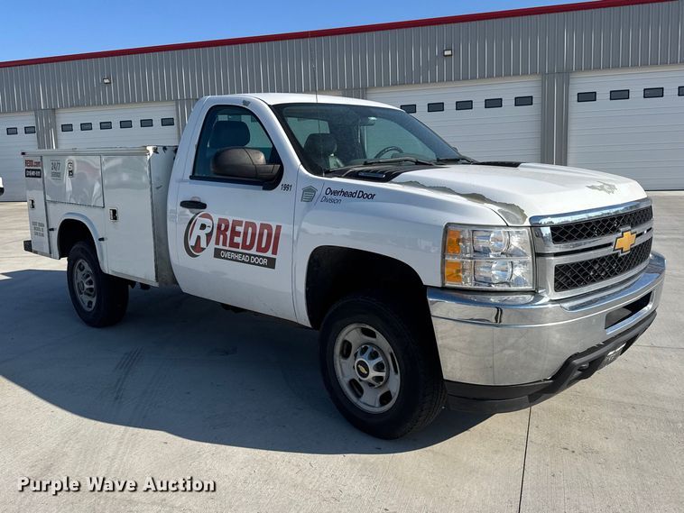 image for item GA9702 2013 Chevrolet Silverado 2500HD utility bed pickup truck