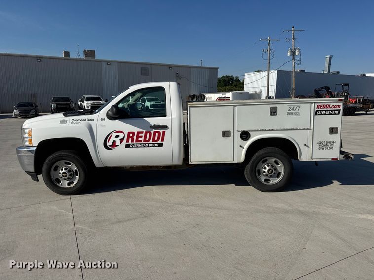 image for item GA9702 2013 Chevrolet Silverado 2500HD utility bed pickup truck