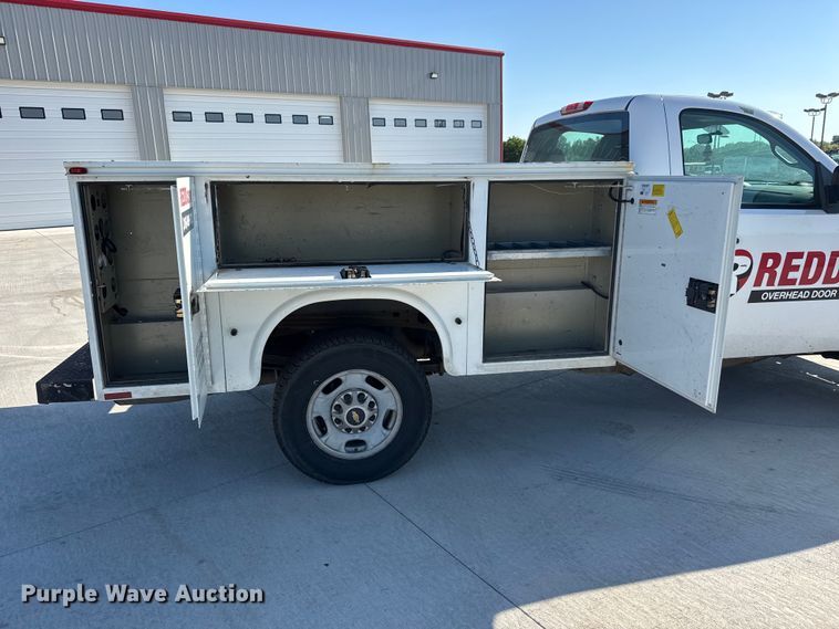 image for item GA9702 2013 Chevrolet Silverado 2500HD utility bed pickup truck