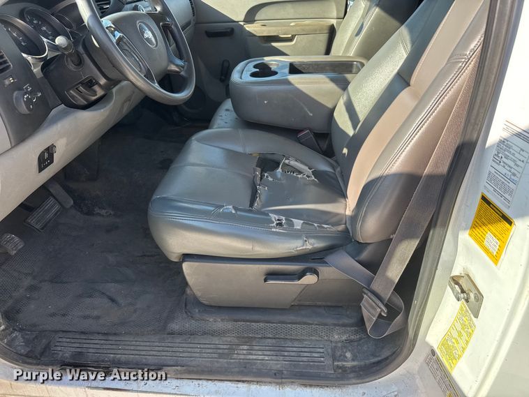 image for item GA9702 2013 Chevrolet Silverado 2500HD utility bed pickup truck