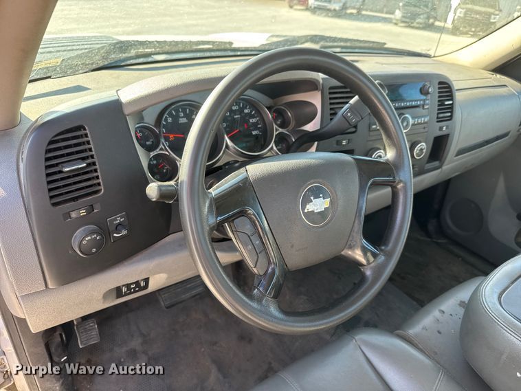 image for item GA9702 2013 Chevrolet Silverado 2500HD utility bed pickup truck