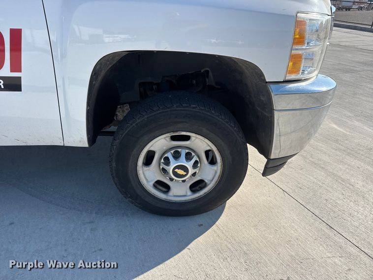 image for item GA9702 2013 Chevrolet Silverado 2500HD utility bed pickup truck