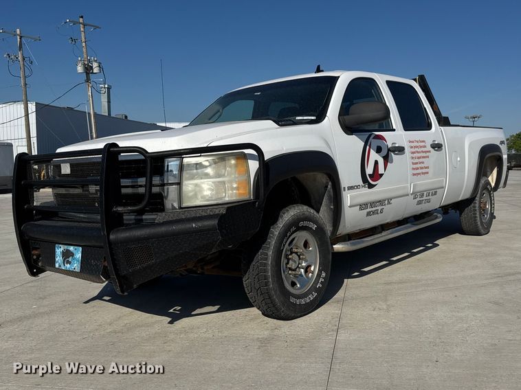 2008 Chevrolet Silverado 2500 HD Crew Cab pickup truck