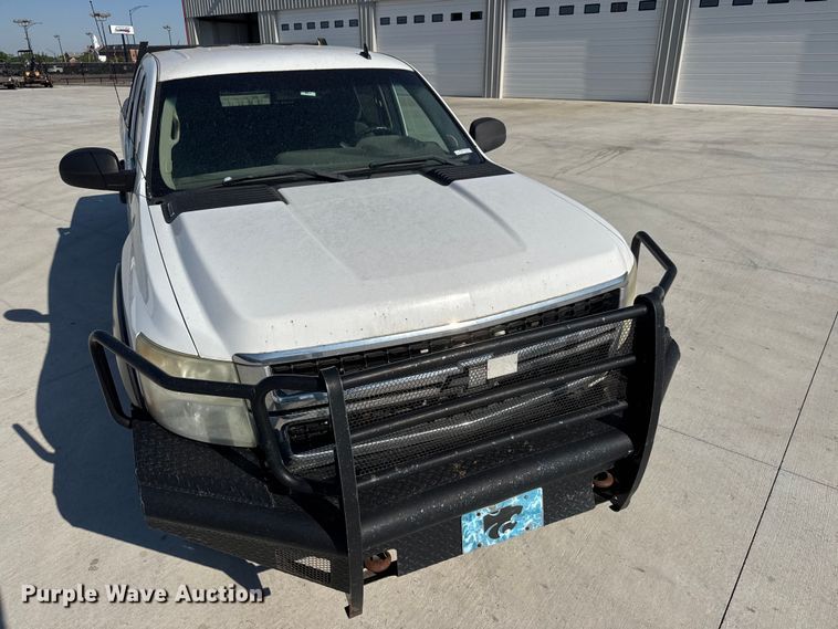 image for item GA9706 2008 Chevrolet Silverado 2500 HD Crew Cab pickup truck