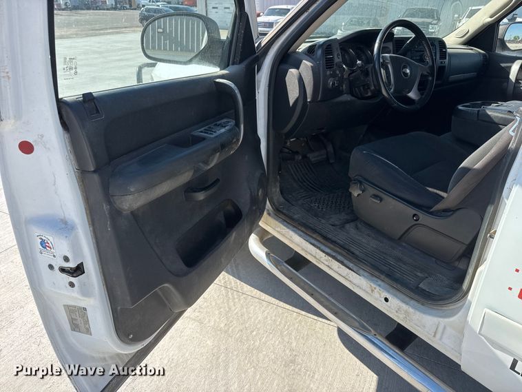 image for item GA9706 2008 Chevrolet Silverado 2500 HD Crew Cab pickup truck