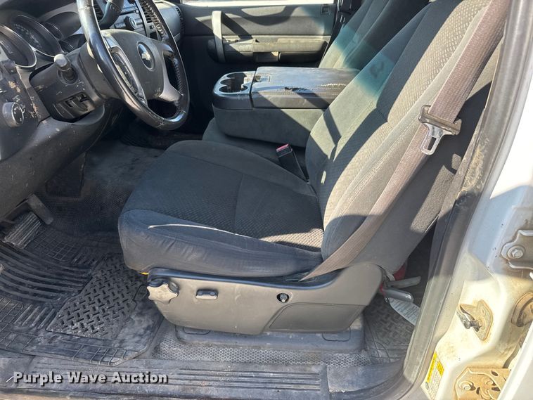 image for item GA9706 2008 Chevrolet Silverado 2500 HD Crew Cab pickup truck