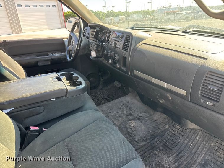 image for item GA9706 2008 Chevrolet Silverado 2500 HD Crew Cab pickup truck