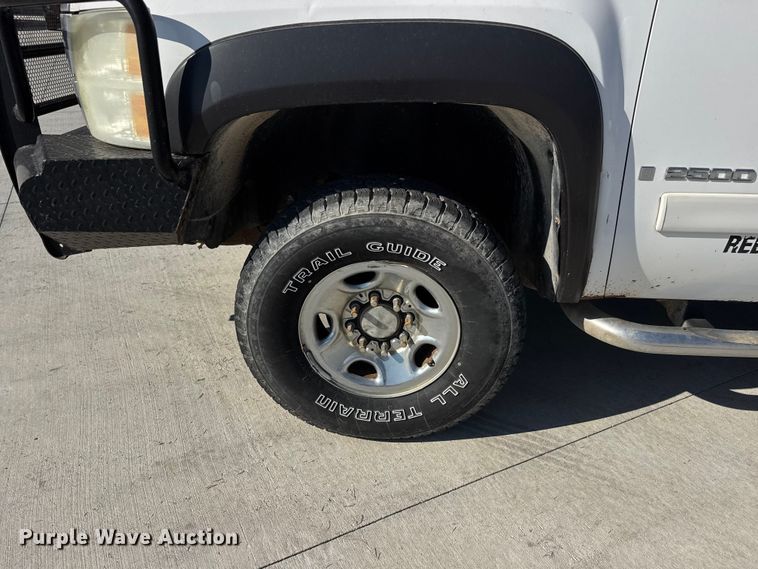 image for item GA9706 2008 Chevrolet Silverado 2500 HD Crew Cab pickup truck