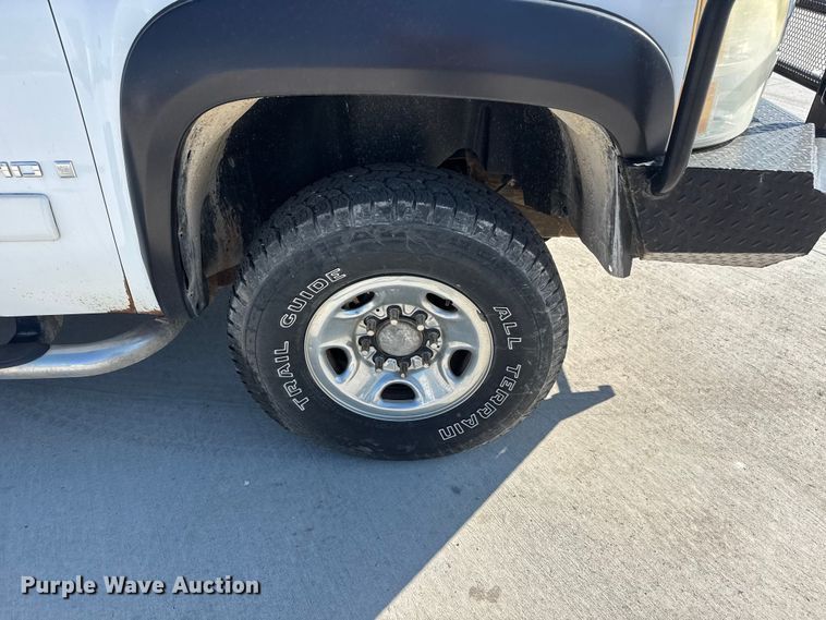 image for item GA9706 2008 Chevrolet Silverado 2500 HD Crew Cab pickup truck