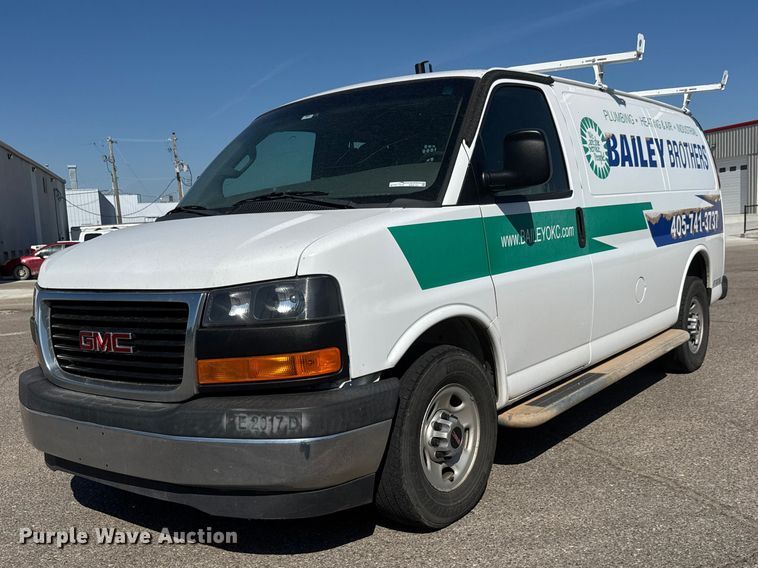 2017 GMC Savana 2500 delivery van