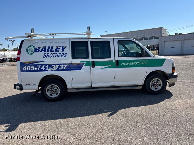 image for item GA9707 2017 GMC Savana 2500 delivery van