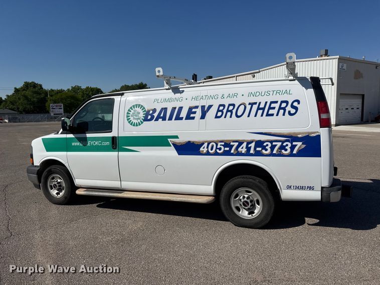 image for item GA9707 2017 GMC Savana 2500 delivery van