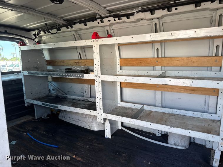 image for item GA9707 2017 GMC Savana 2500 delivery van