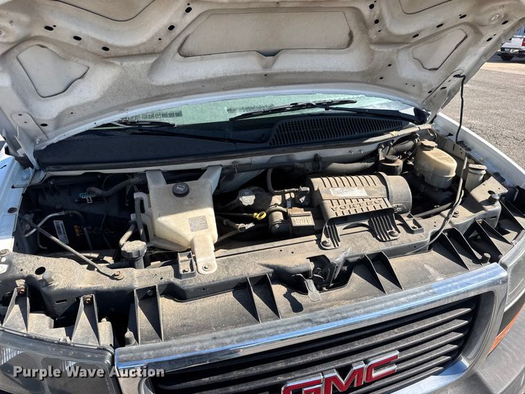 image for item GA9707 2017 GMC Savana 2500 delivery van