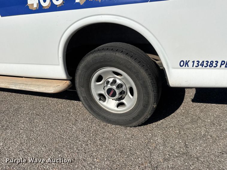 image for item GA9707 2017 GMC Savana 2500 delivery van