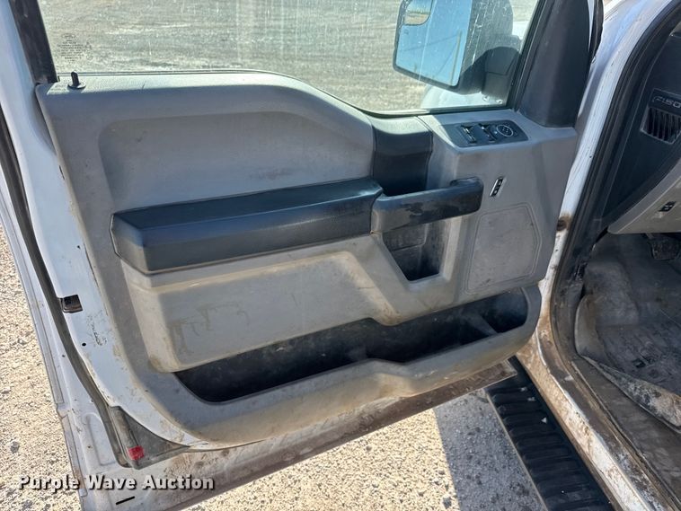image for item MX9083 2019 Ford F150 Ext. Cab pickup truck