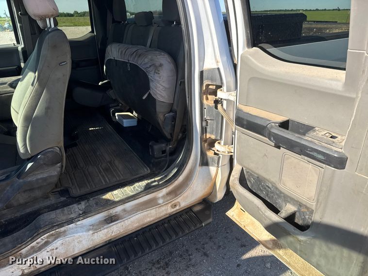 image for item MX9083 2019 Ford F150 Ext. Cab pickup truck