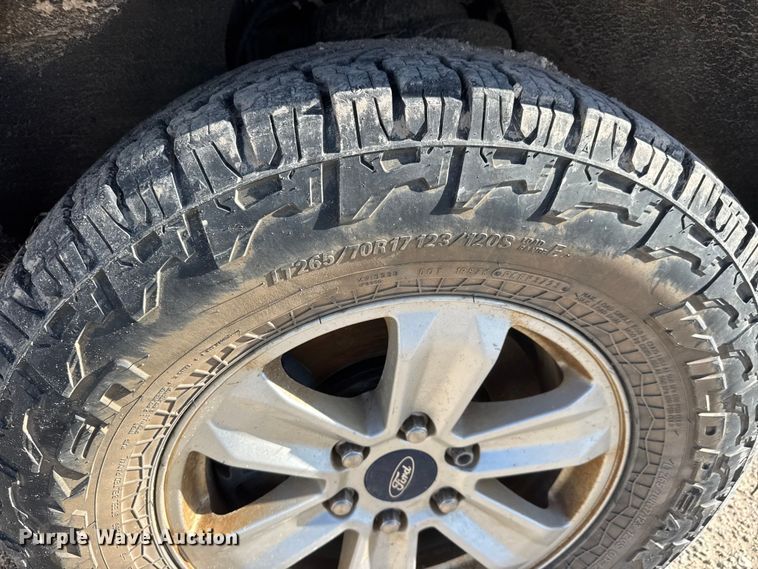 image for item MX9083 2019 Ford F150 Ext. Cab pickup truck